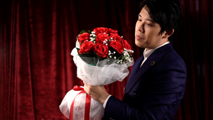 The Bouquet (Red) by Bond Lee & MS Magic- Trick